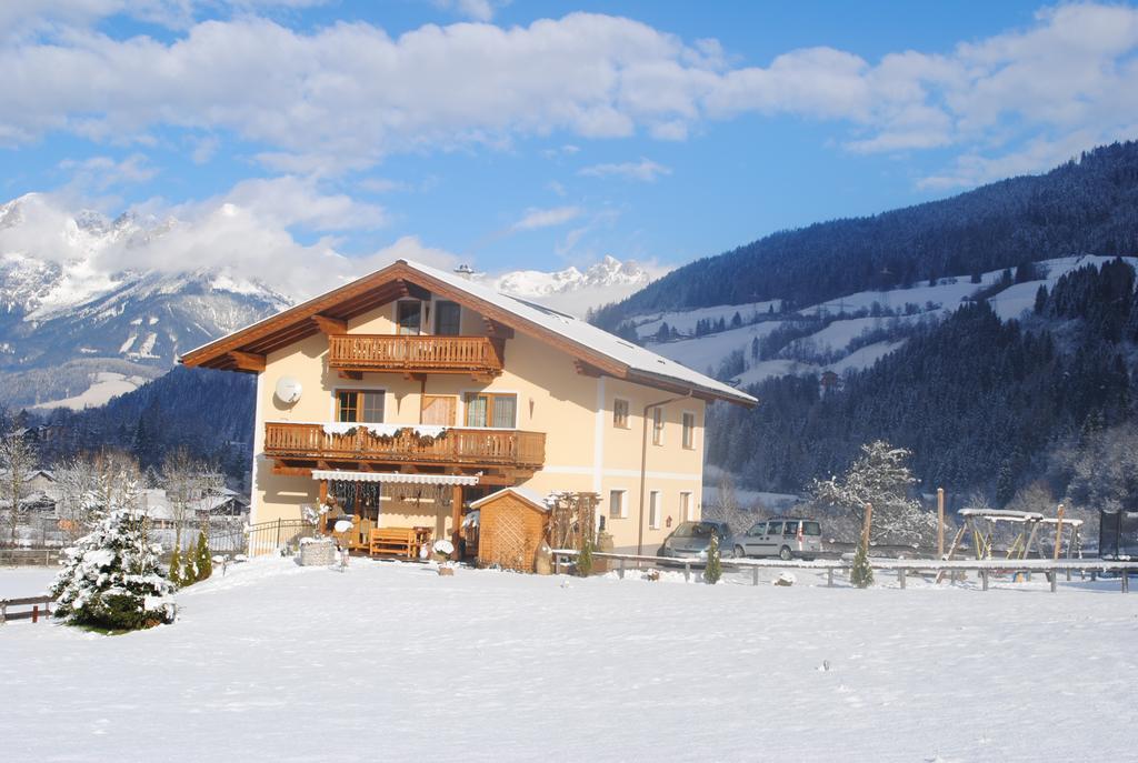 Familien-Bauernhof Neumoar Daire Sankt Johann im Pongau Dış mekan fotoğraf